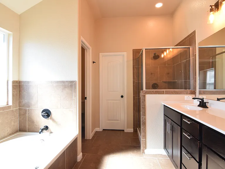 504 W Libra Dr — Photo 16