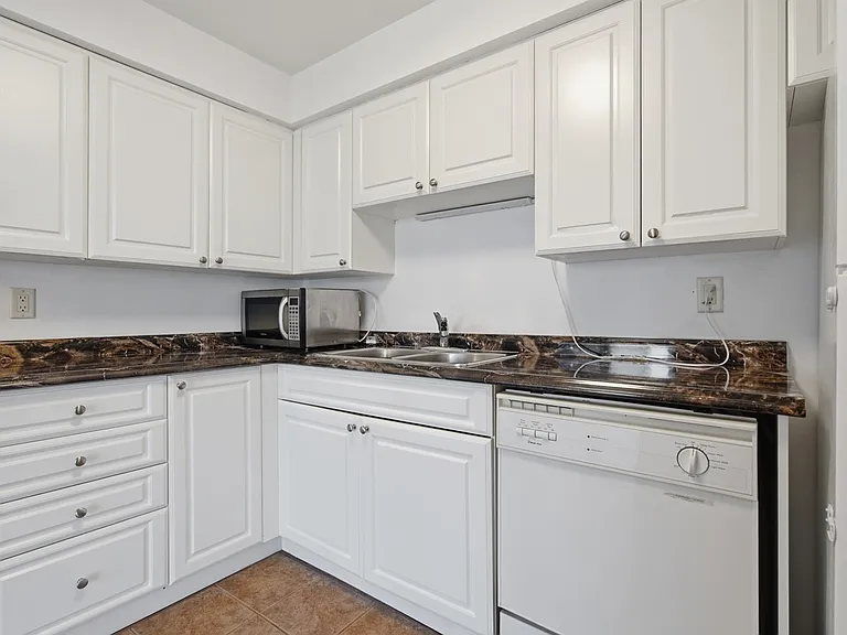 127 Belmont Dr #909 — Photo 14