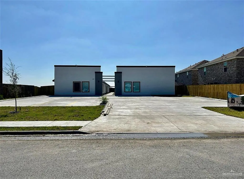 2 bed, 2.0 bath, 8320 sqft, $1,250 — Photo 1