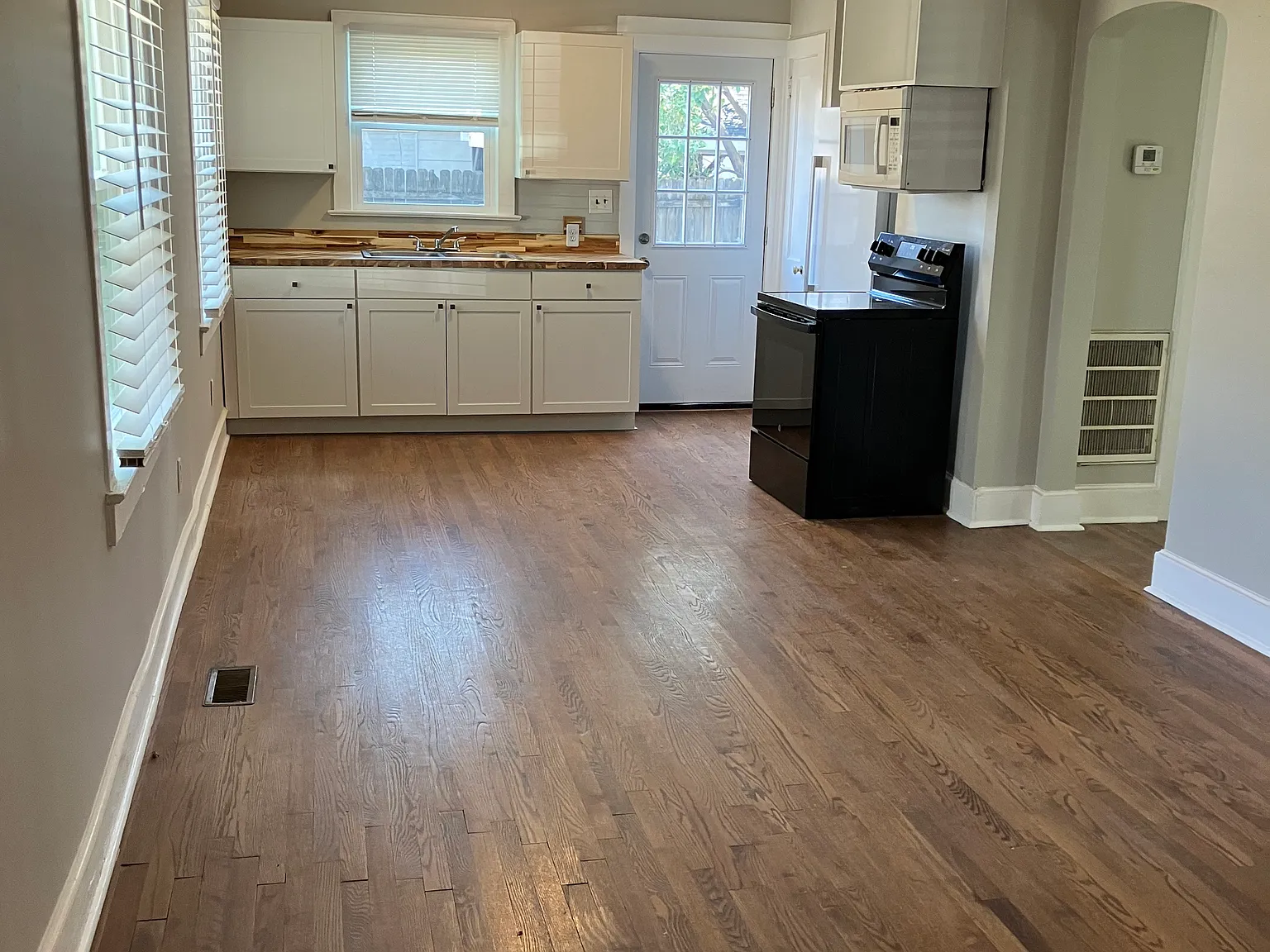 311 Willow Springs Dr — Photo 4