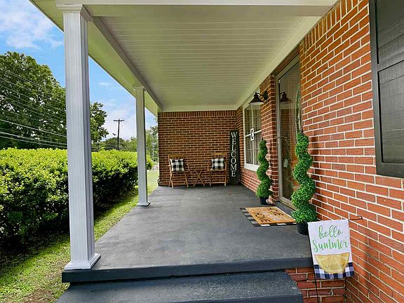 2nd image of 866 W Forest Ave