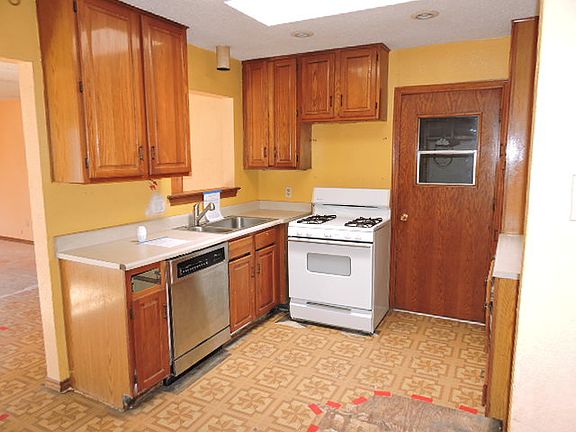 2nd image of 2629 Sybil Dr