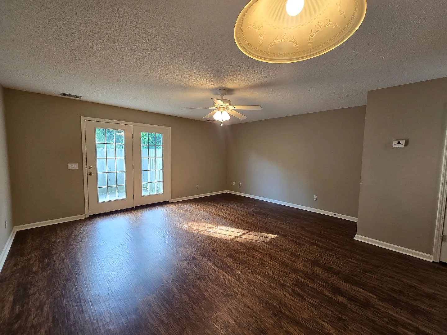 Savannah 2 Bed & 1.5 Bath Townhome for Rent — Photo 2