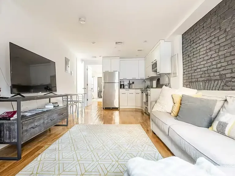 546 Monroe St #3 — Photo 11