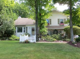 1123 Golden Dr, Erie, PA