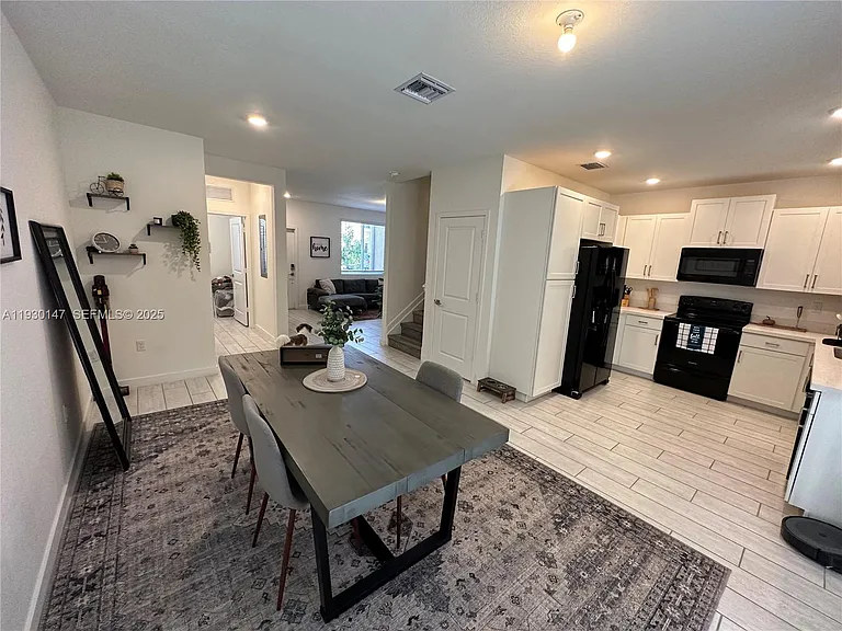 1030 SE 23rd Ter #1030 — Photo 7