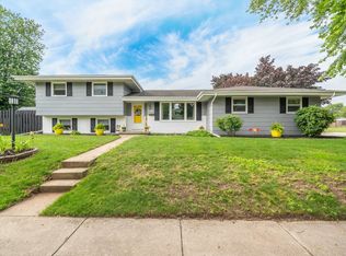 1455 W 3rd Ave, Oshkosh, WI 54902