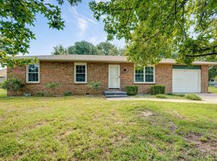 1020 N Gretchen St, Nixa, MO 65714