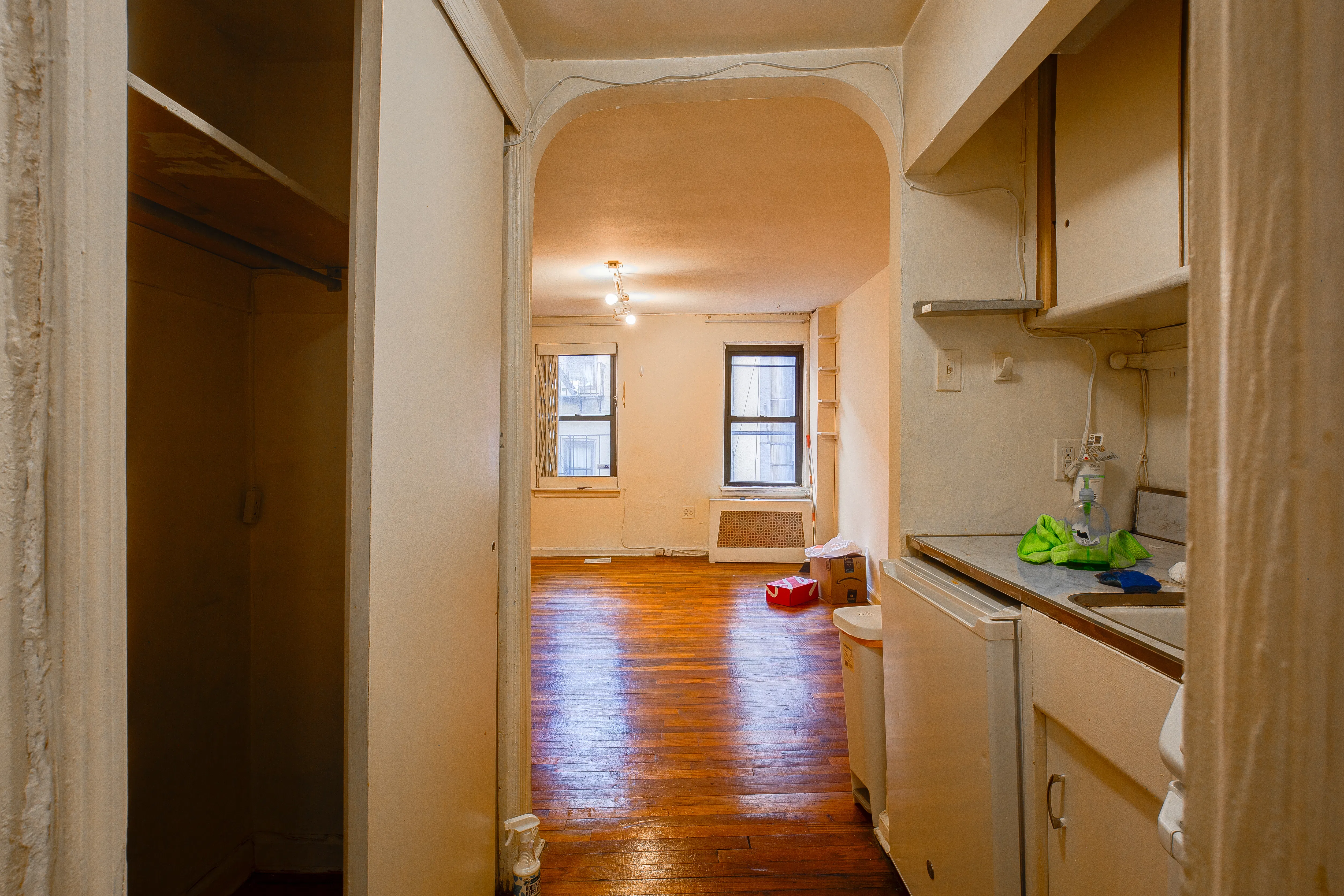 Exploring 172 Sullivan Street, NYC: A Neighborhood Deep Dive