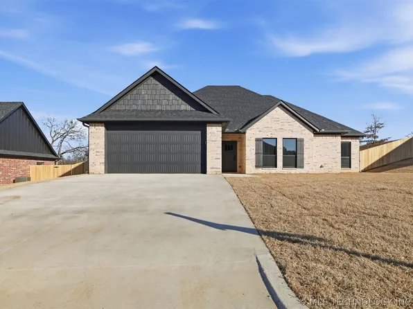 1900 Boxer Ln, Durant, OK 74701