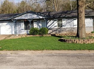 14 Madison Ct, Villa Ridge, MO 63089