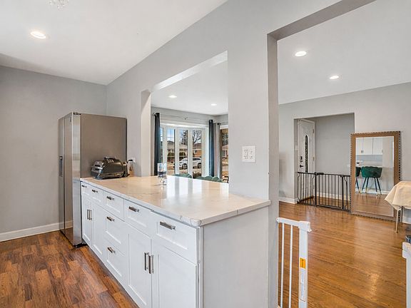 5th image of 129 Rice Ave