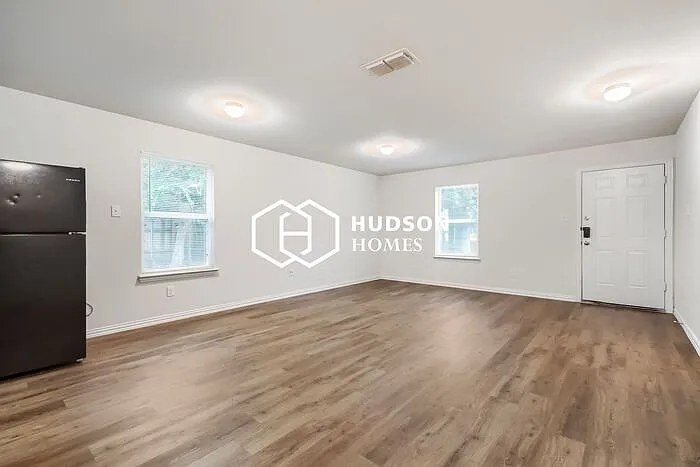 1620 Mockingbird Ln — Photo 4
