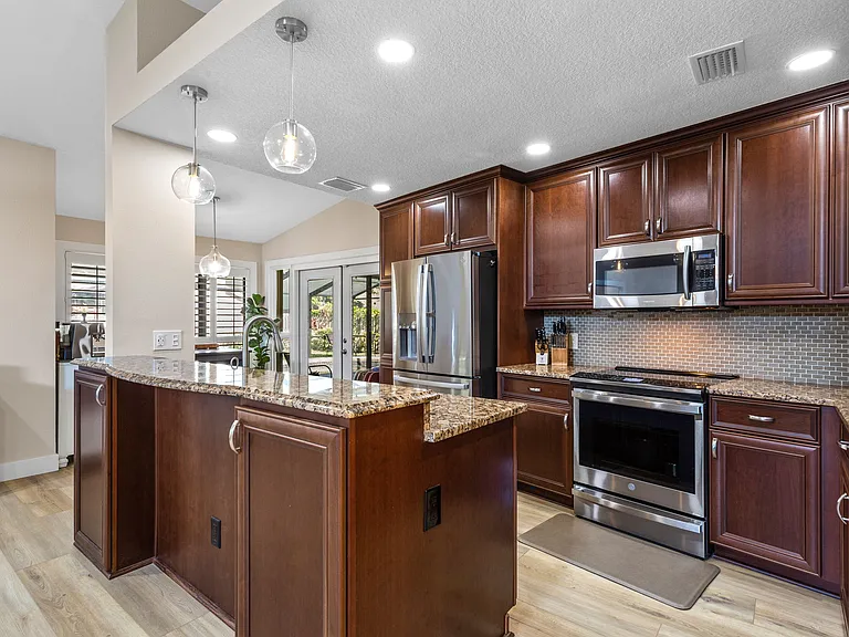 2757 Country Woods Ln — Photo 8