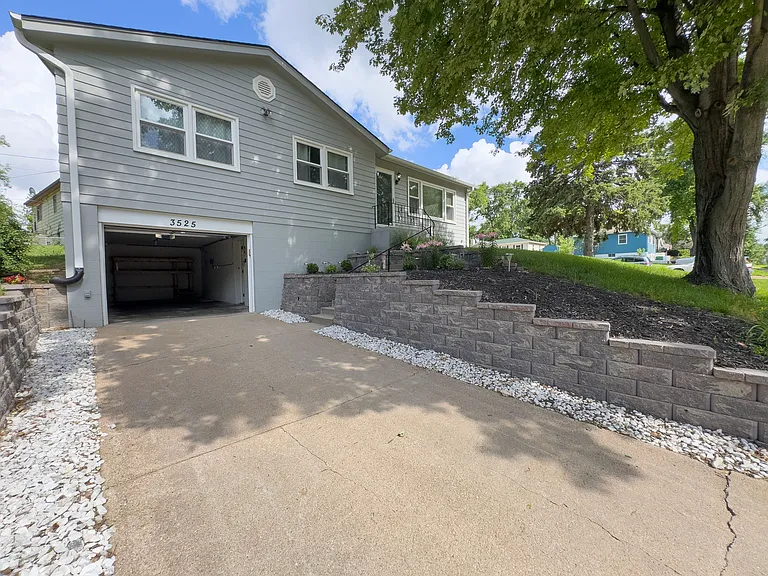 3525 S 91st St — Photo 28