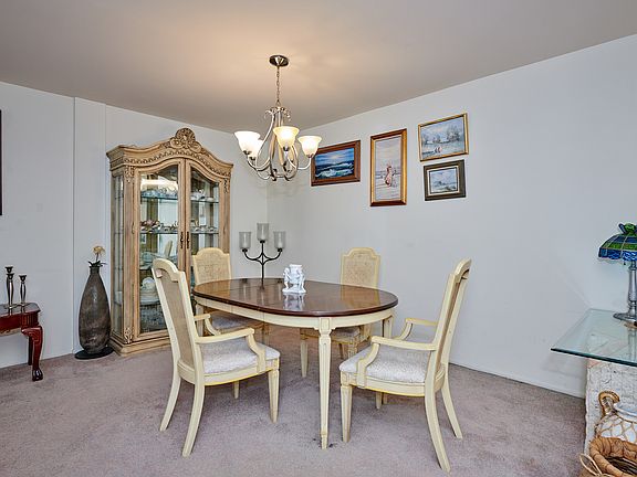 5th image of 502 W Huntington Commons Rd APT 238