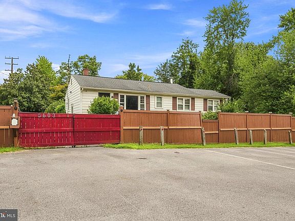 2nd image of 5603 Berwyn Rd