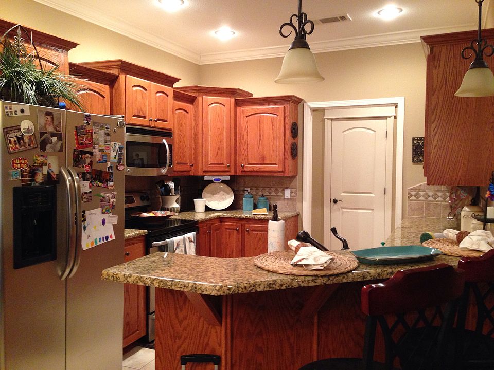 1st image of 4009 Edgewater Dr