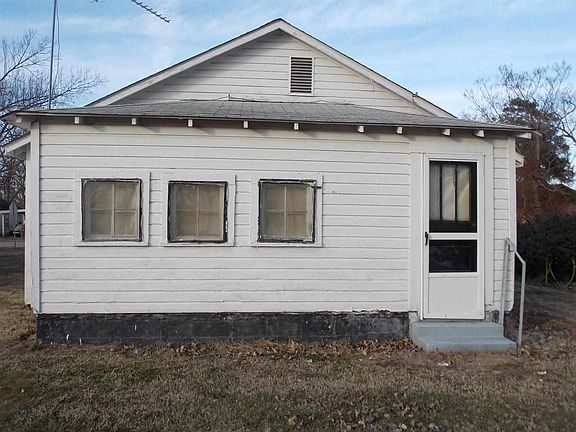 2nd image of 810 Nickey St