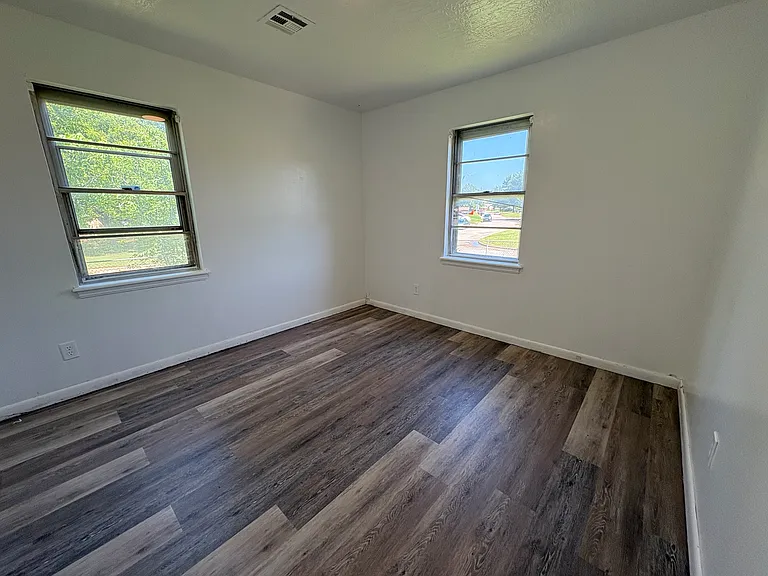 6921 Sears Ter — Photo 16
