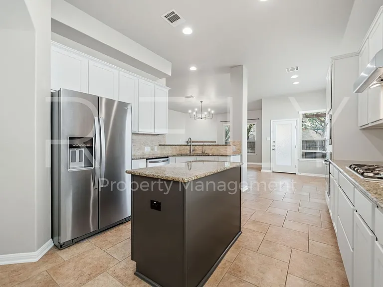 227 Choke Canyon Ln — Photo 11