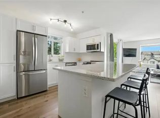 40 Summerwood Blvd #301, Strathcona County, AB T8H 0C2