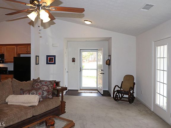 5th image of 148 Esther Ln