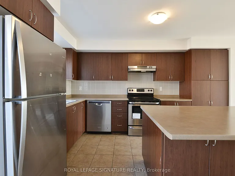 3135 Boxford Cres #6 — Photo 12