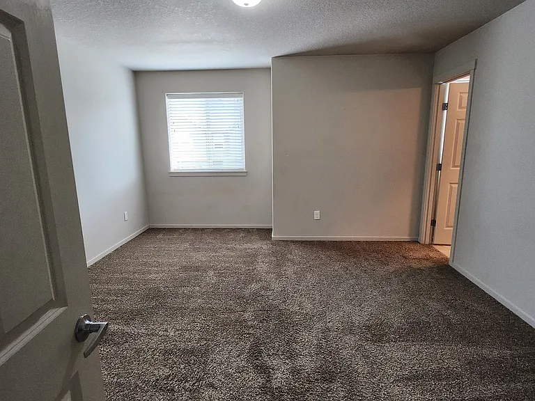 1417 NE 83rd Dr — Photo 17