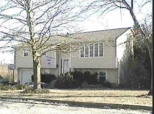 74 Woodhaven Rd, North Kingstown, RI 02852