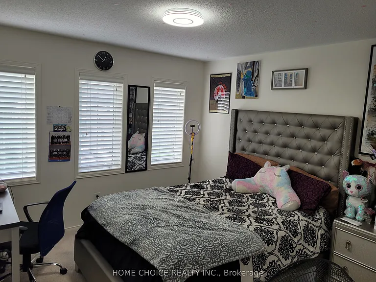 19 Headon Ave — Photo 3
