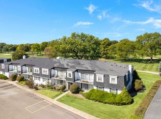 1133 Royal Saint George Dr APT 108, Naperville, IL 60563