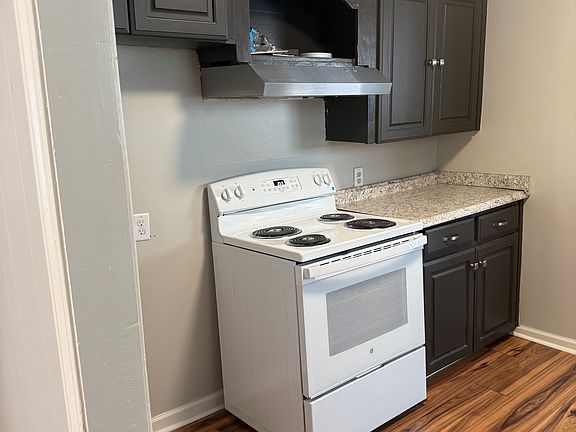 5th image of 4808 Division St