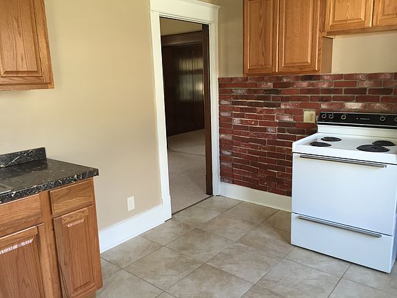 2nd image of 617 N St Claire