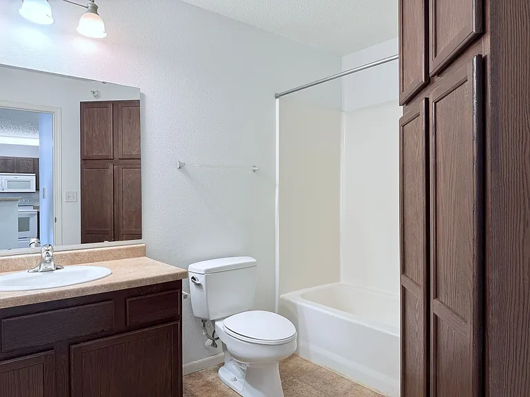Old Orchard Apartments — Photo 5
