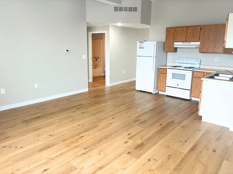 Vibrant City Living at Tower Lofts, Sidney — Photo 47