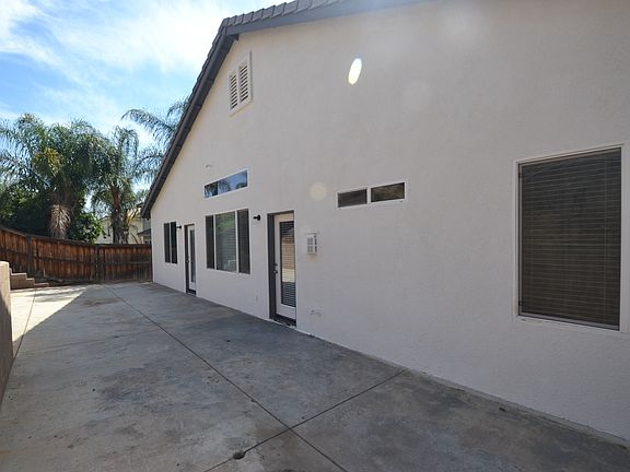 3rd image of 25242 Silverwood Ln