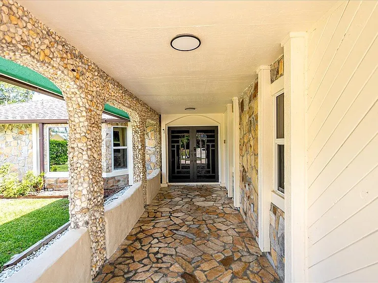 1326 SW Bartell Ave — Photo 7
