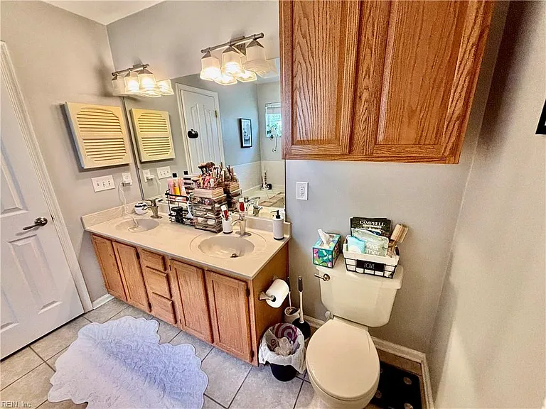 810 Holbrook Dr — Photo 20