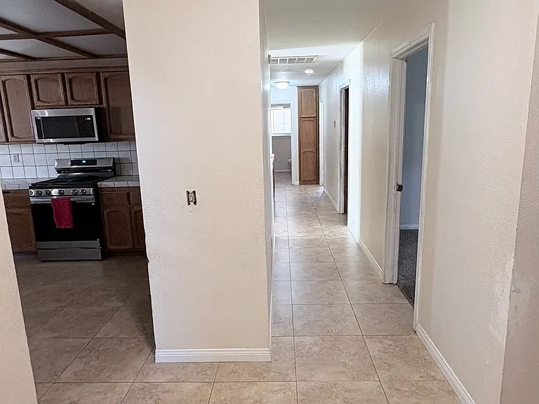 17735 Vista Point Dr — Photo 9