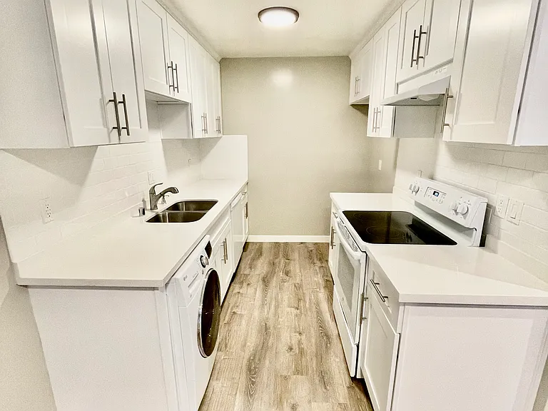 1136 N. Central Ave — Photo 4