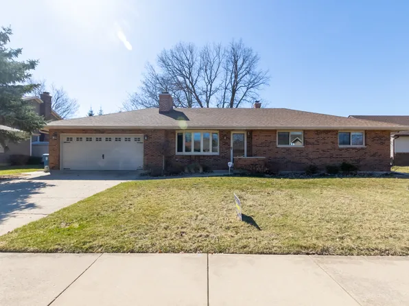 725 Donna Ave, Aurora, IL 60505