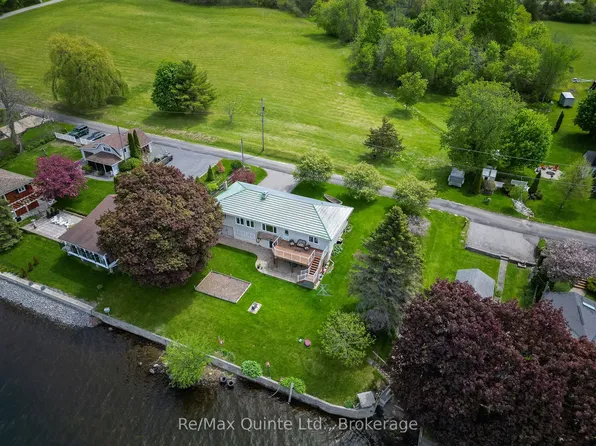 54 Cedar Ln, Prince Edward County, ON K0K 2T0