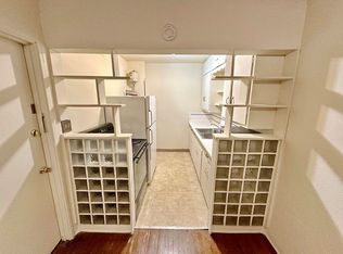 Classic Abq One Bedroom Apartment Just 4 Blocks to UNM, Albuquerque, NM 87106
