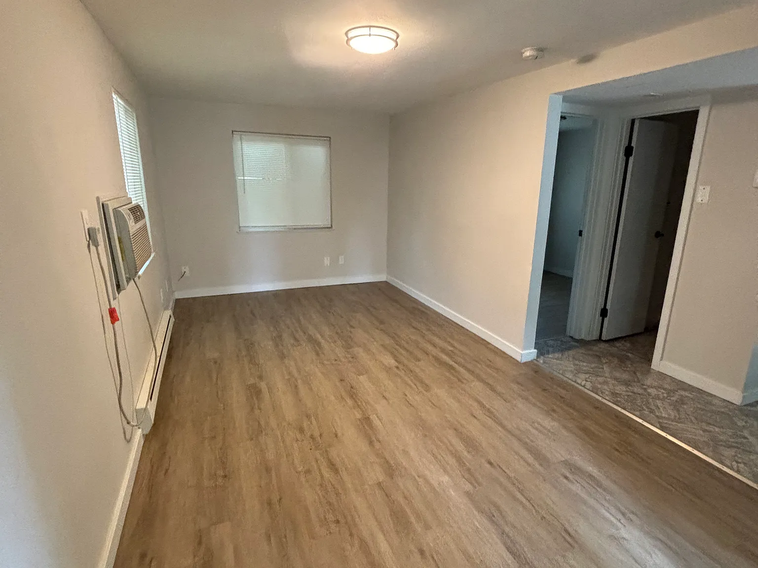 1 bed, 490 sqft, $995 — Photo 3
