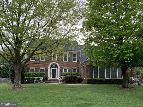 13555 Heritage Farms Dr, Gainesville, VA 20155