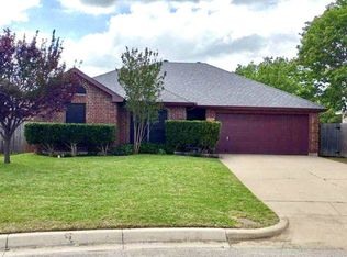 6725 Daffodil Ct, Fort Worth, TX 76137