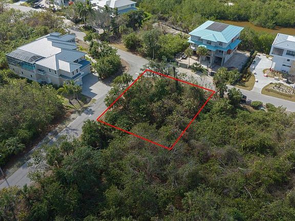 3rd image of 701 Waterside Dr