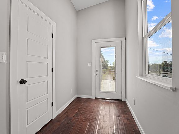 4th image of 518 Prospect St