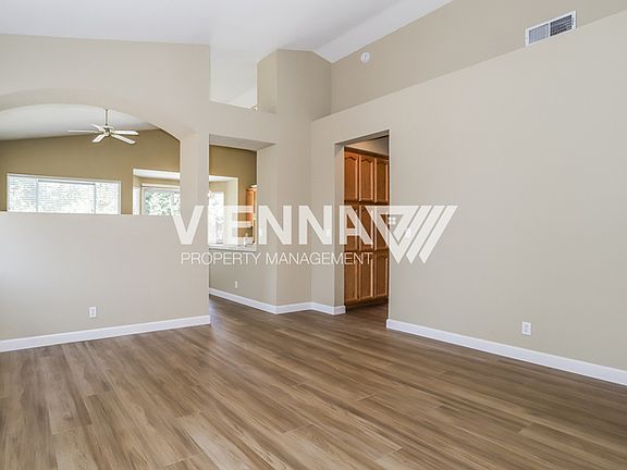 4th image of 232 Fremantle Ct